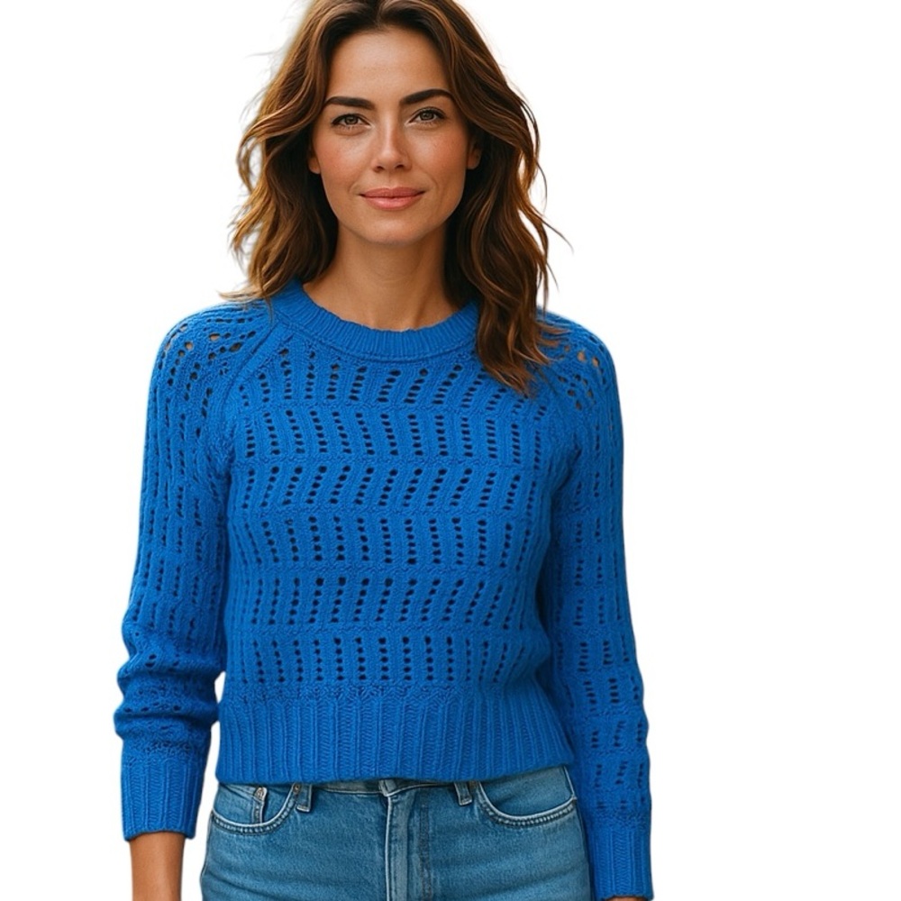 NWOT American Eagle Women Sweater Size XS Fits like Small Bright Blue